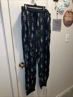 Spooky Night Black & White Skeleton Print Jogger Pants - XL New